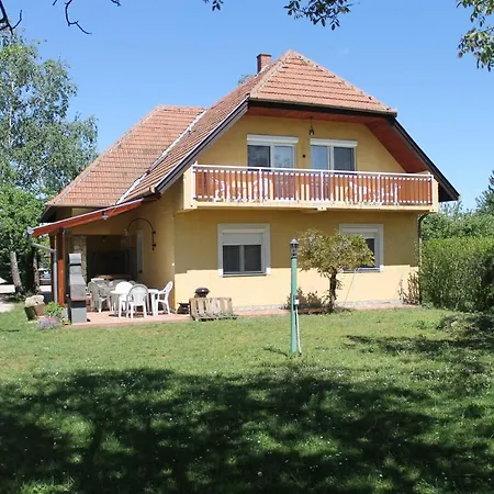 Sungarden Apartman Apartamento Balatonlelle
